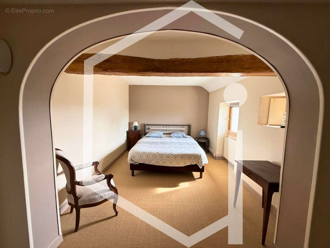 Maison à COSNE-COURS-SUR-LOIRE