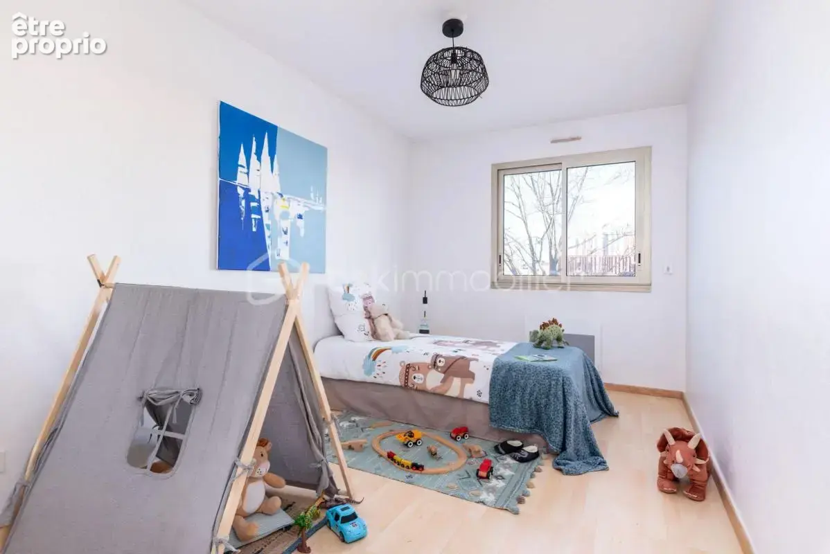 T4 lumineux avec 2 balcons, garage , place de parking et cave - photo 11