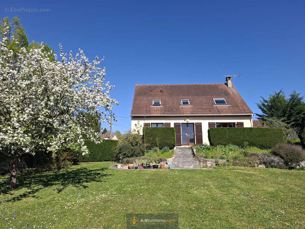 Maison à JOUY-SUR-MORIN