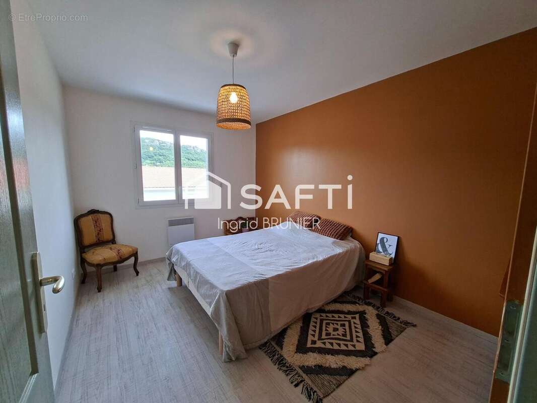 Maison 85 m² à Saint-Pierre-De-Curtille  - photo 6