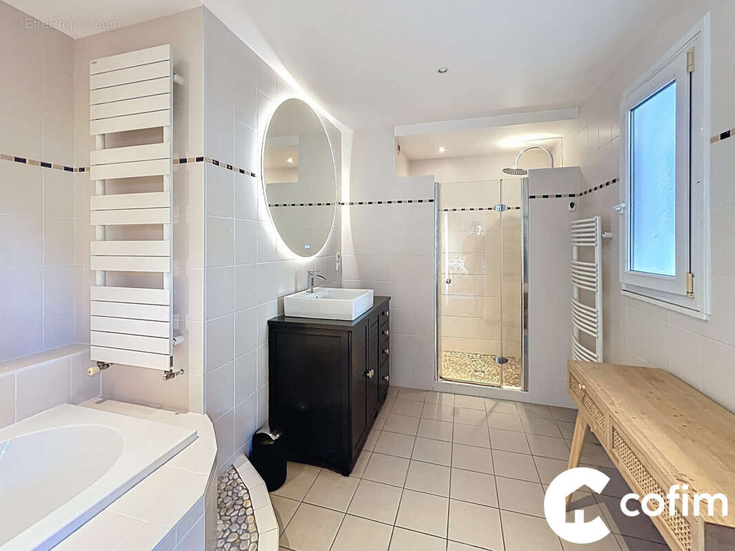 Maison 188 m² à Lons  - photo 6