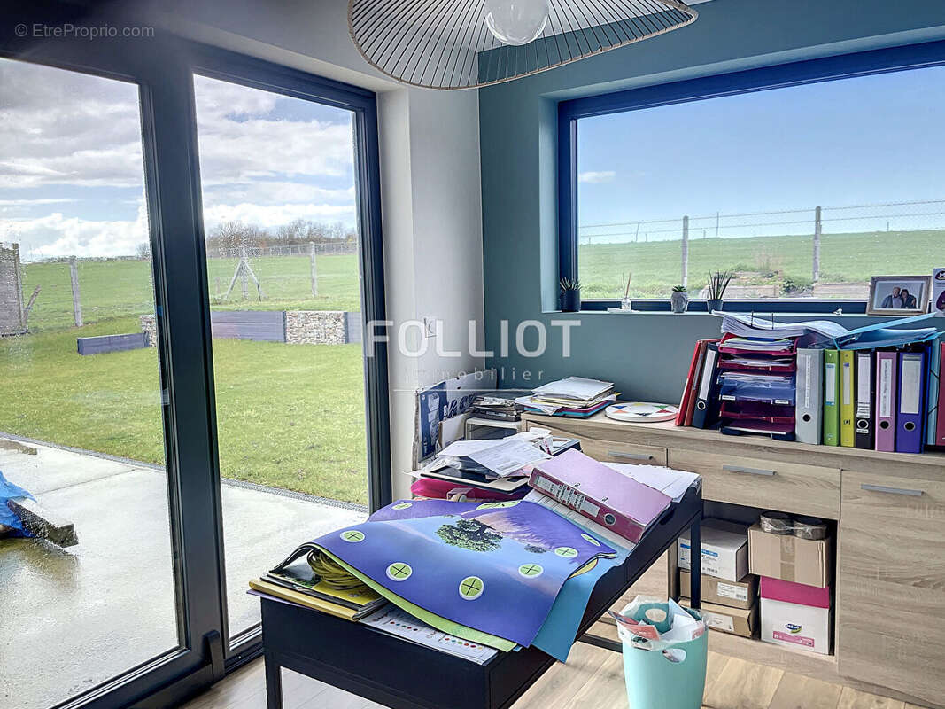 Maison à JULLOUVILLE