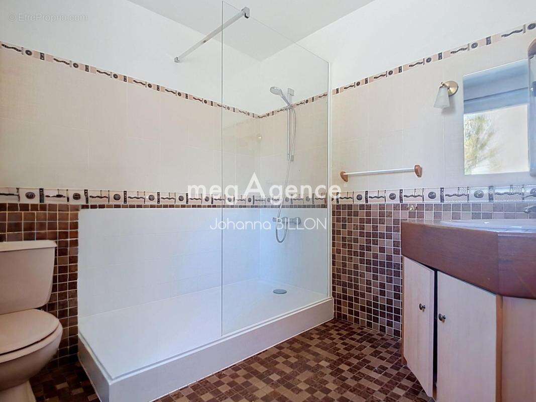 Belle maison familiale avec vie de plain-pied et toiture en ardoise naturelle !! - photo 8