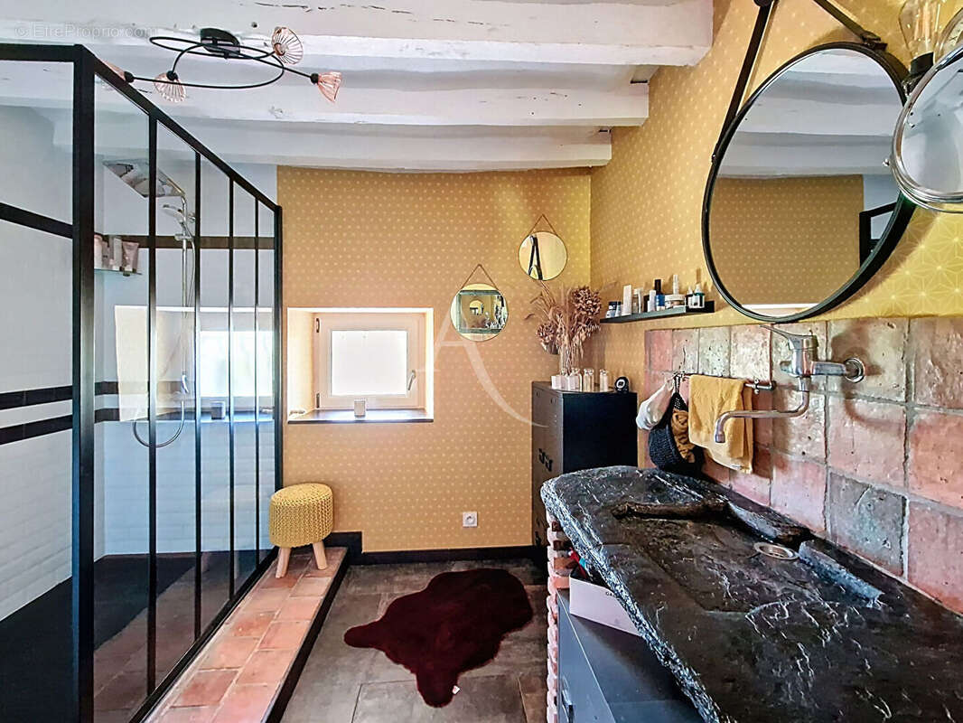 Maison à LA JAILLE-YVON