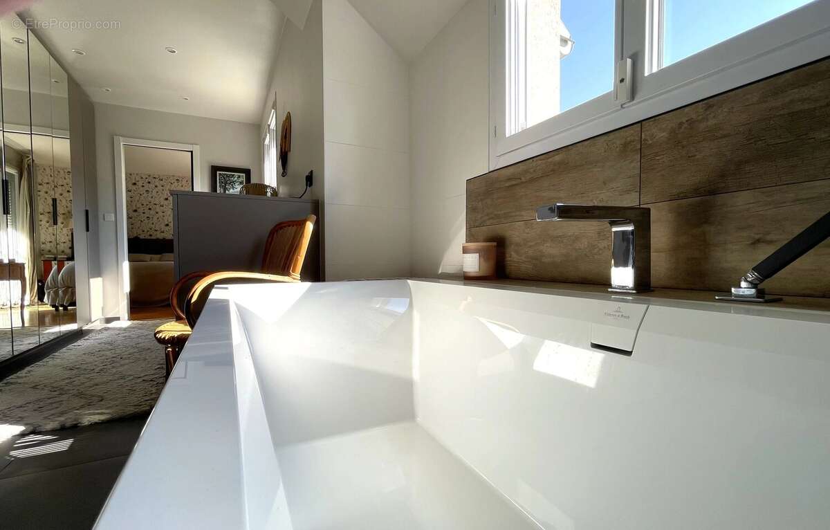 Maison à VILLE-D'AVRAY