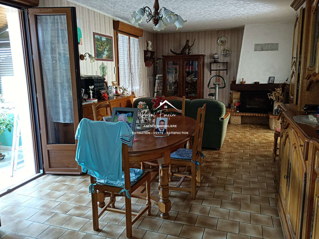 Maison à DANGE-SAINT-ROMAIN