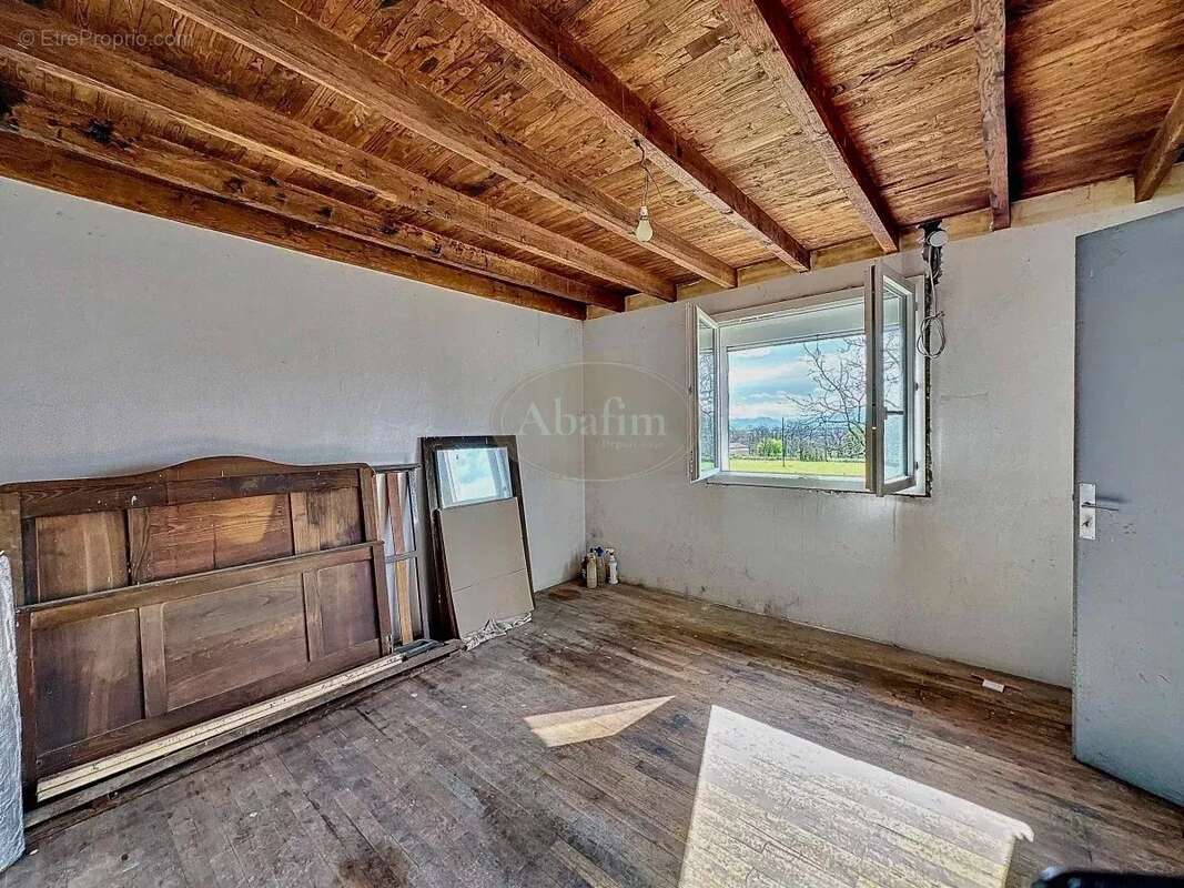 Maison à VILLENEUVE-LECUSSAN