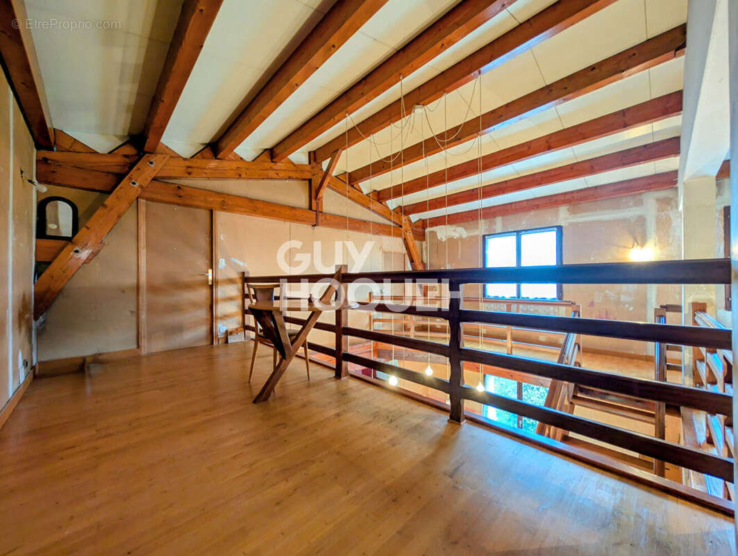 Maison à DECINES-CHARPIEU