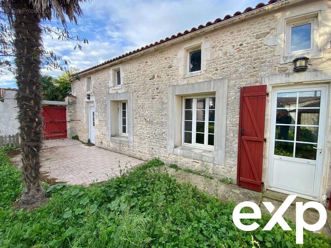 Maison à BOURCEFRANC-LE-CHAPUS