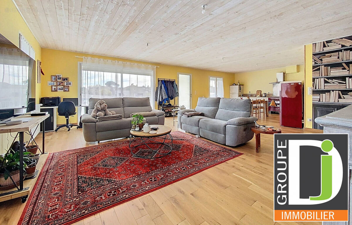 Maison à ETOILE-SUR-RHONE