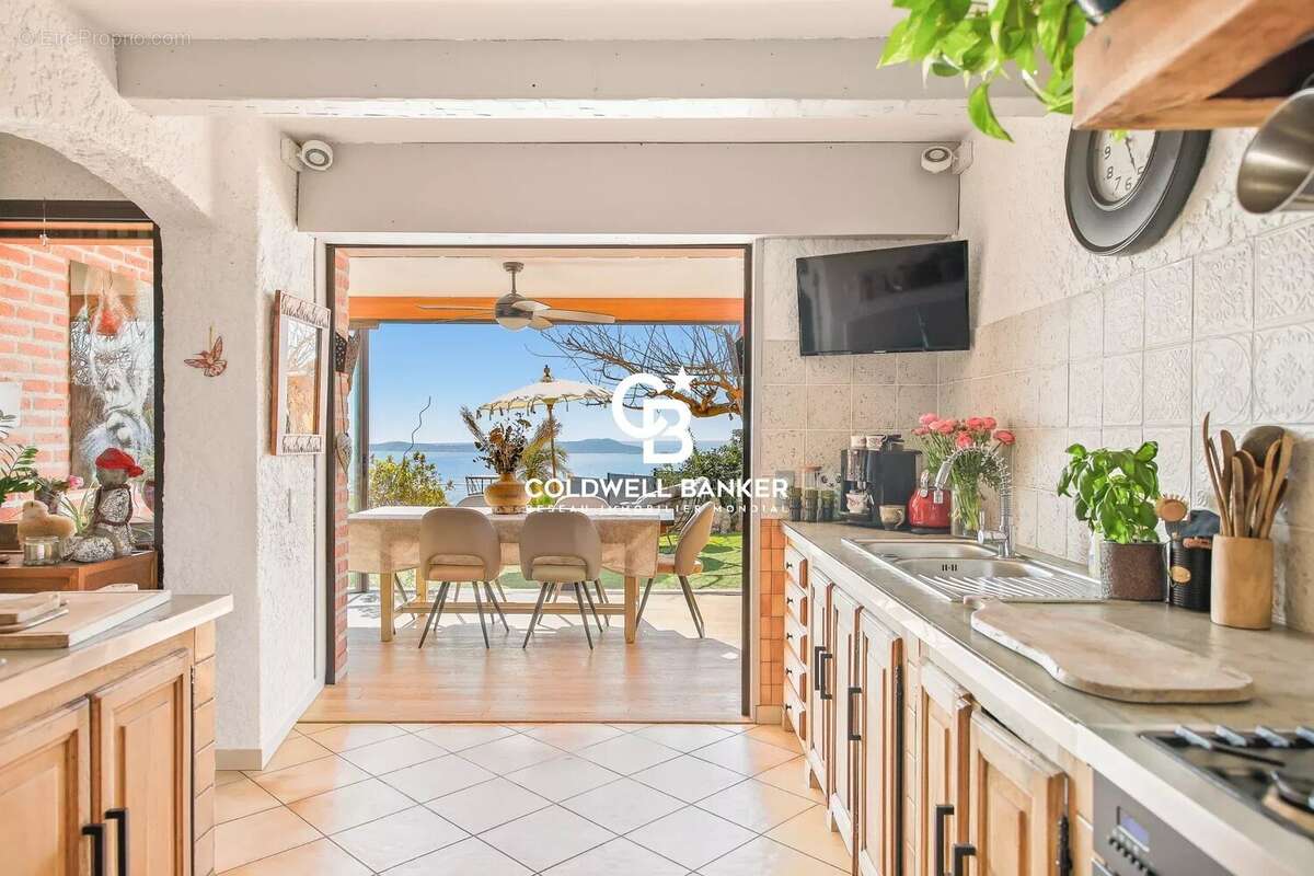 Maison à CARQUEIRANNE