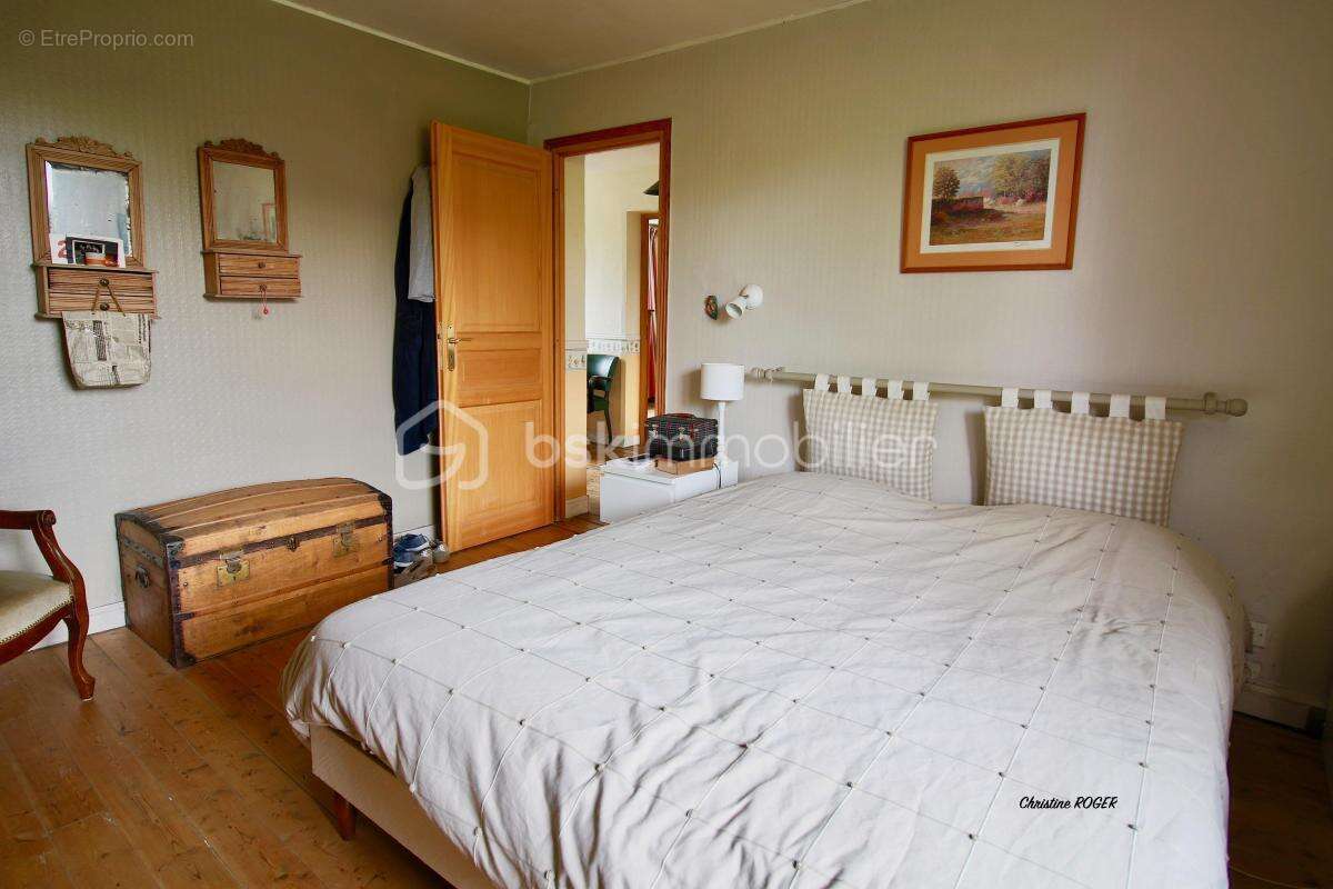 Ferme au carré de caractère avec habitation familiale, revenus locatifs et dépendances – Parcelle de 7 848 m² - photo 8