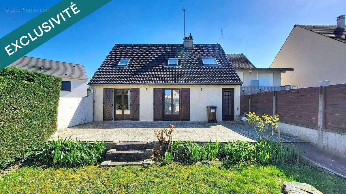 Photo 1 - Maison à RIS-ORANGIS