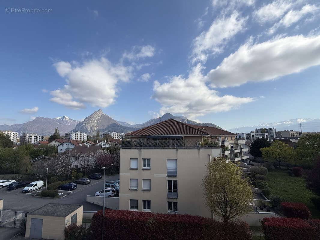 Appartement à SEYSSINET-PARISET