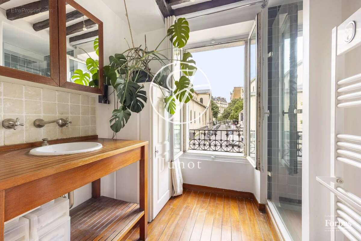 Appartement à PARIS-15E