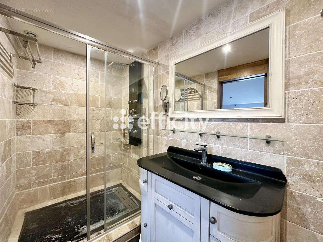 Appartement 260 m² à Berre-L'etang  - photo 17