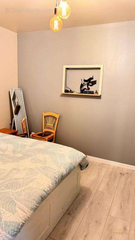 Maison à SAINT-BARTHELEMY-DE-VALS