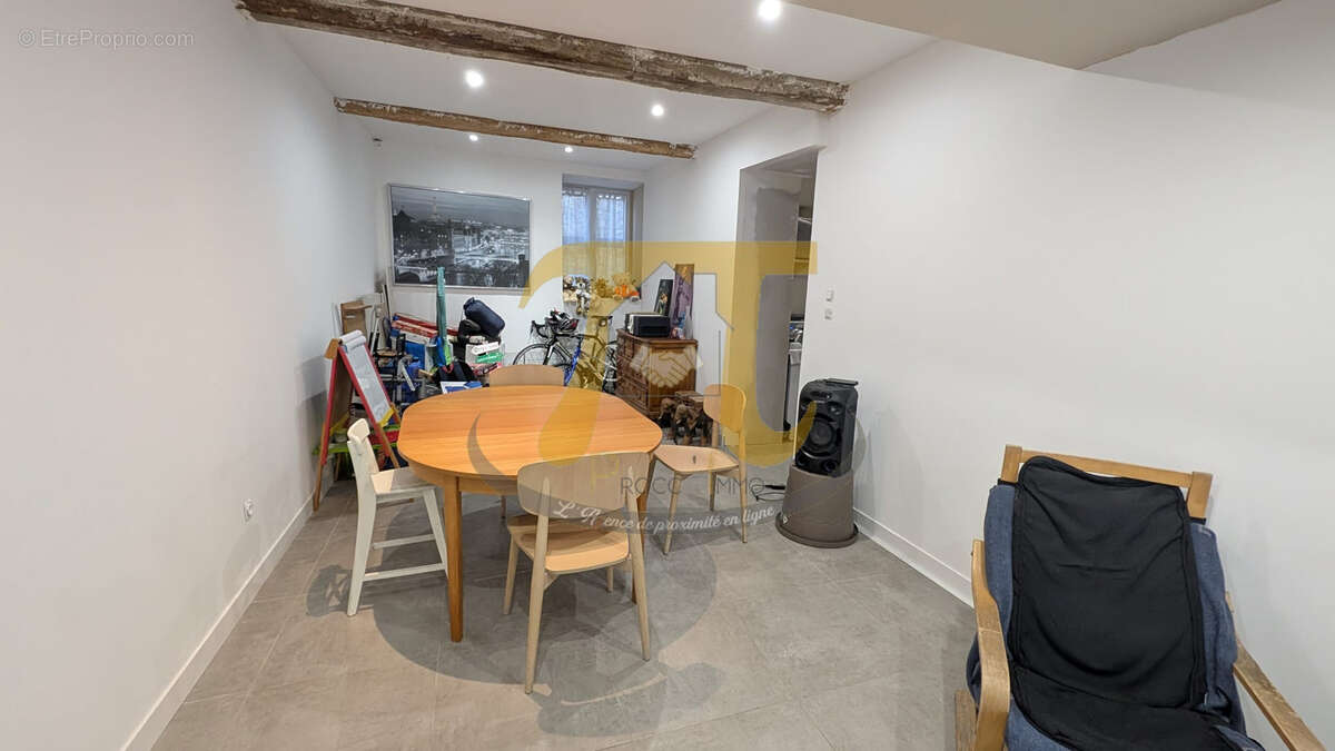 AURIAC-SUR-VENDINELLE   Grande maison familiale rénovée avec 5 chambres - photo 4