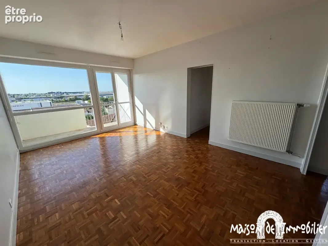 A vendre à COGNAC - Appartement en résidence - 4 pièces - 75m2 - Balcon, garage, parking et cave - photo 2