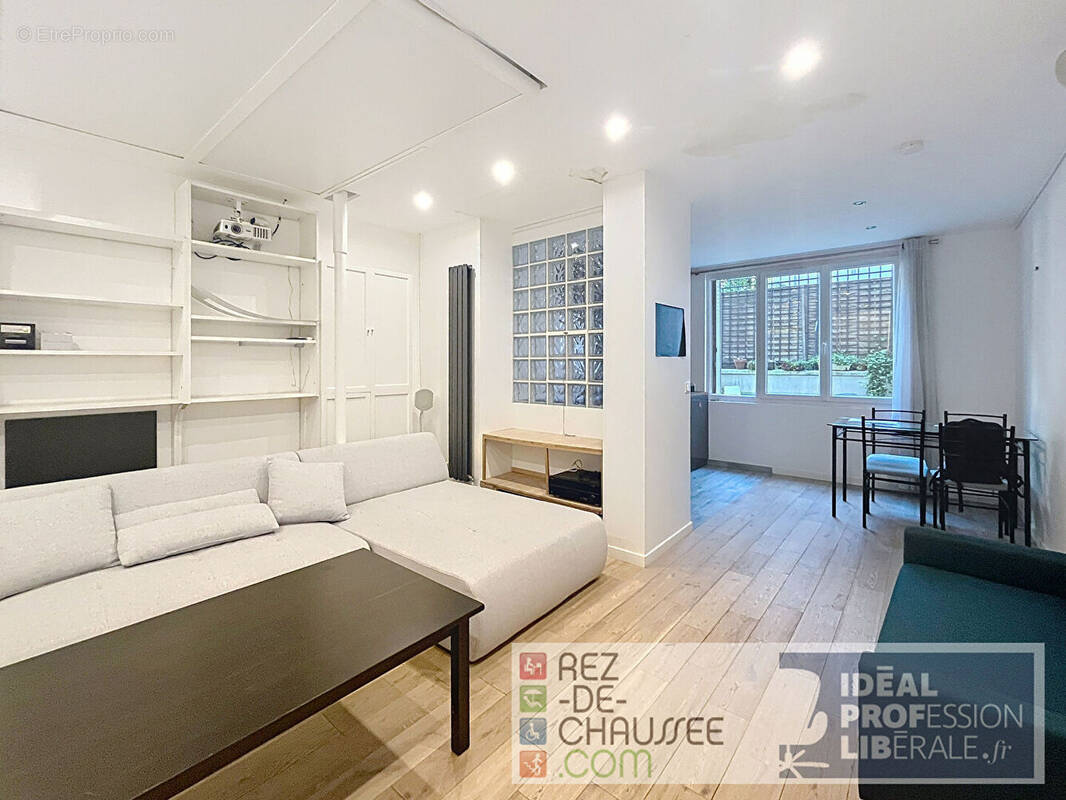 Appartement à PARIS-18E
