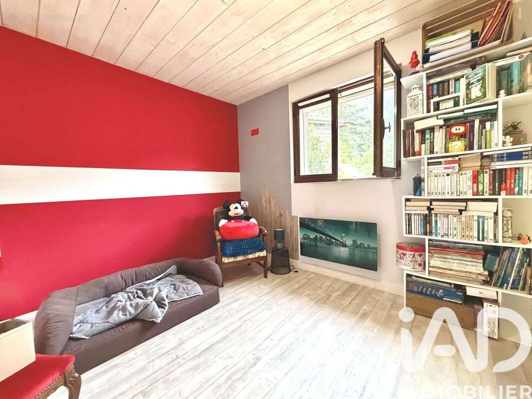 Photo 3