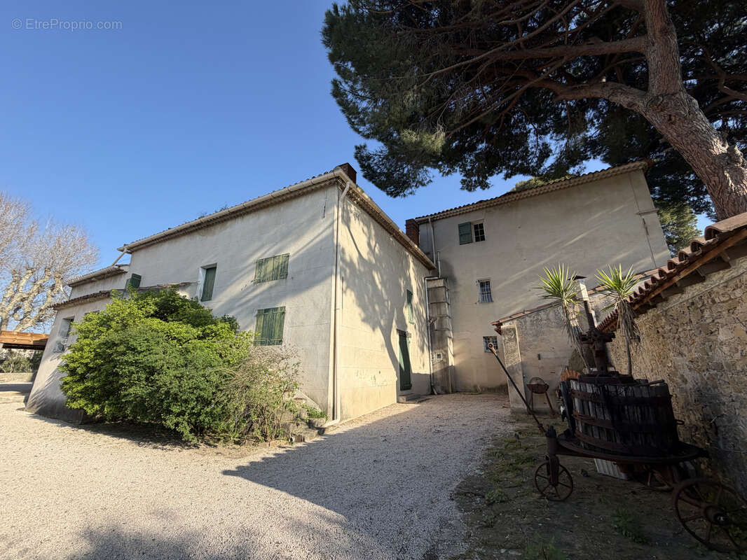 Maison à SAINT-CYR-SUR-MER
