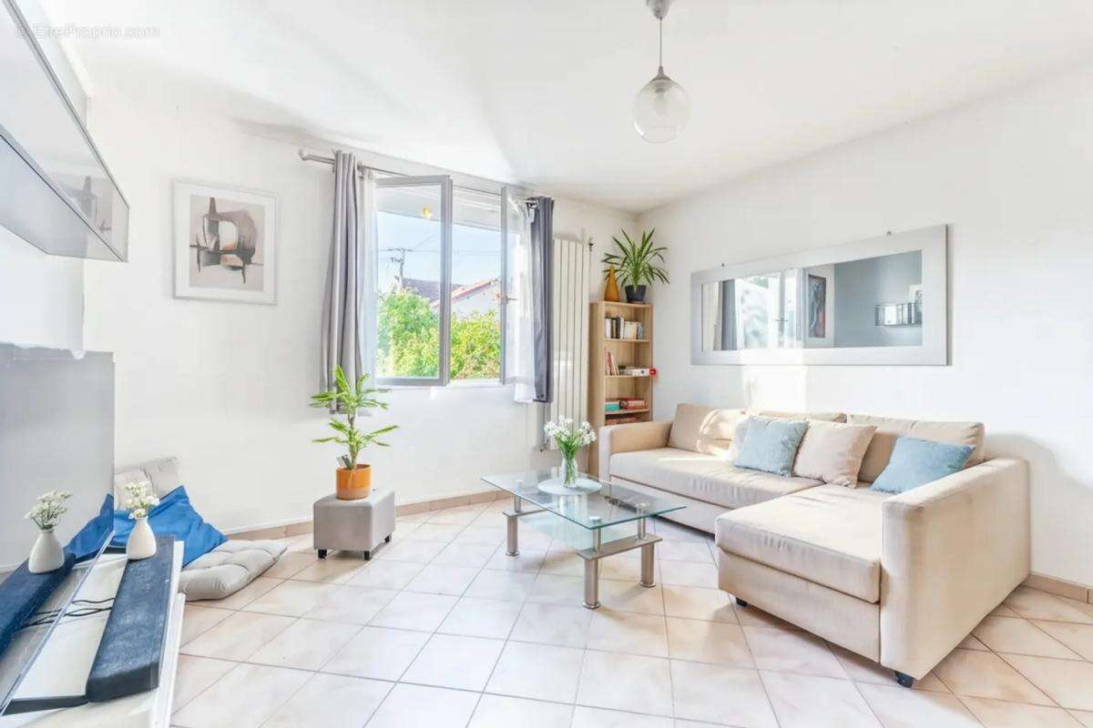 Maison à LES MUREAUX