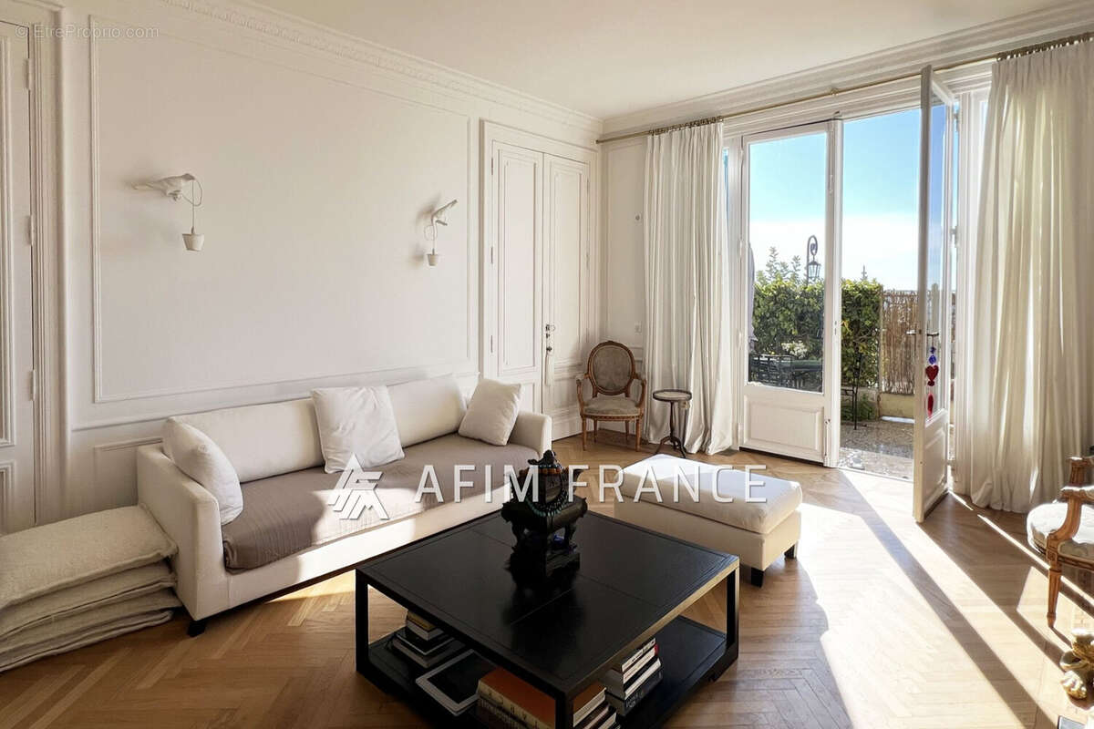 Appartement à BEAUSOLEIL