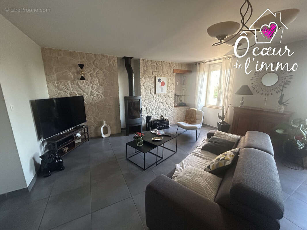 Maison à SAINT-CHRISTOPHE-DU-BOIS