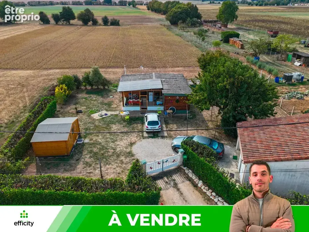 Maison à LES ADJOTS