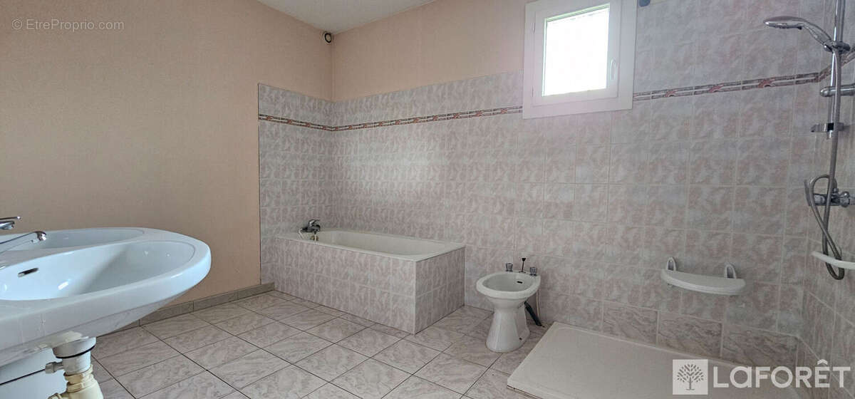 Maison - cherac - photo 10
