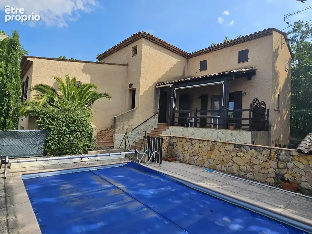 Villa provençale avec piscine, garage et vue dégagée à pied du village - photo 23