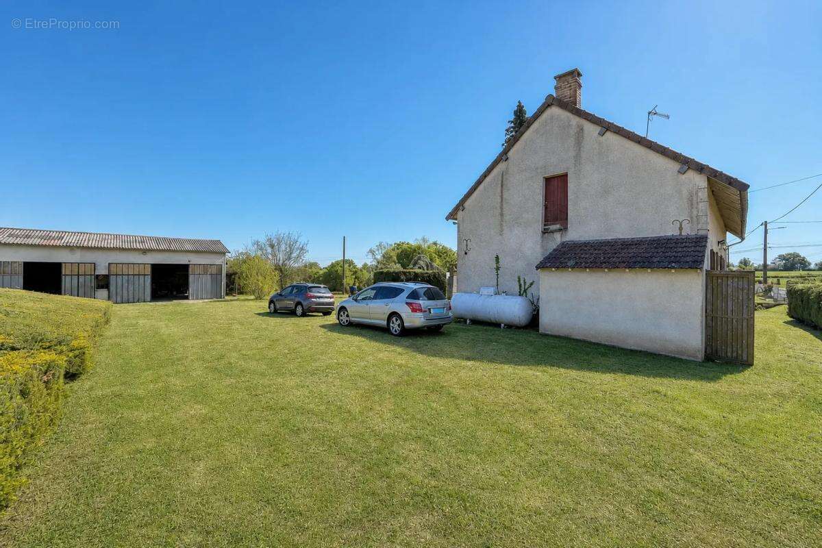 Maison à TEILLET-ARGENTY