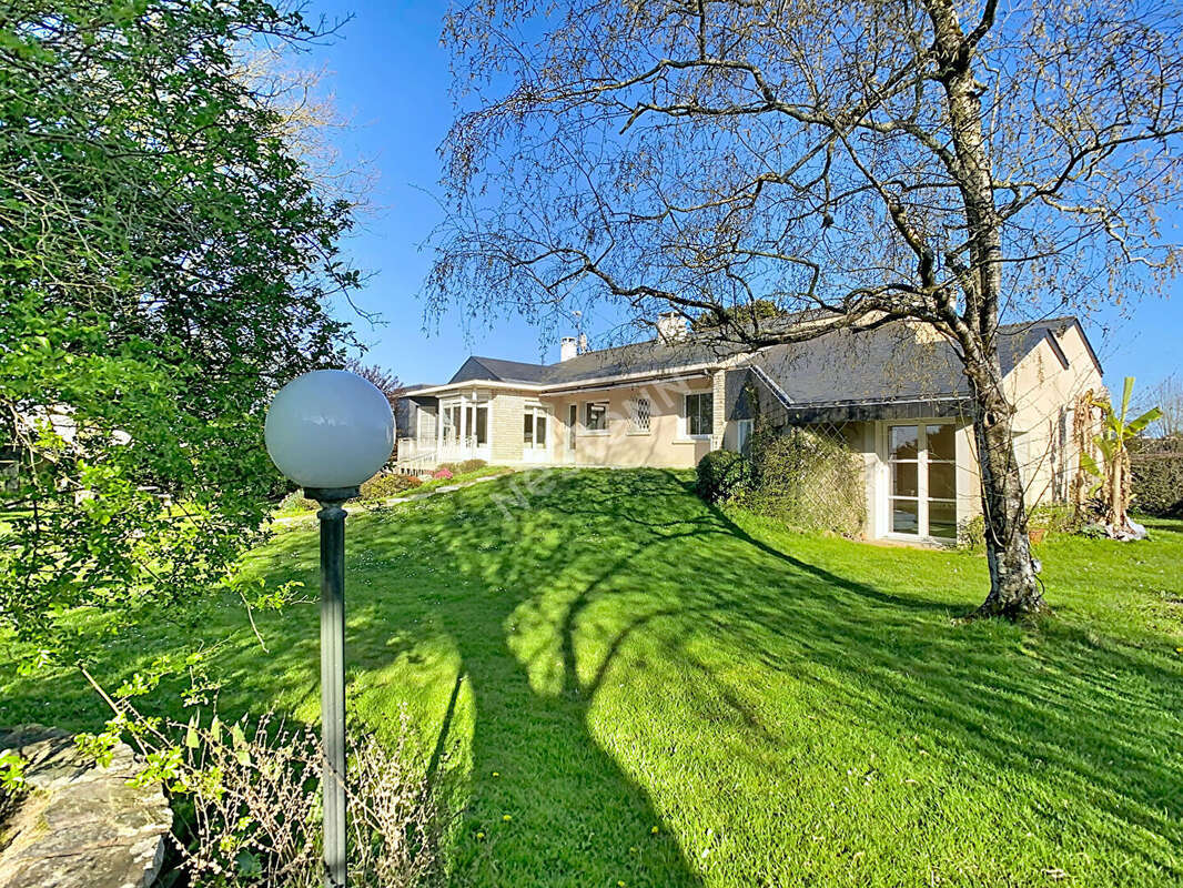 Maison à SAINT-MACAIRE-EN-MAUGES