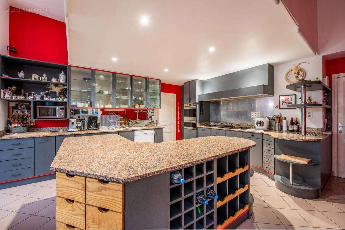 Maison 696 m² à Caudry  - photo 7