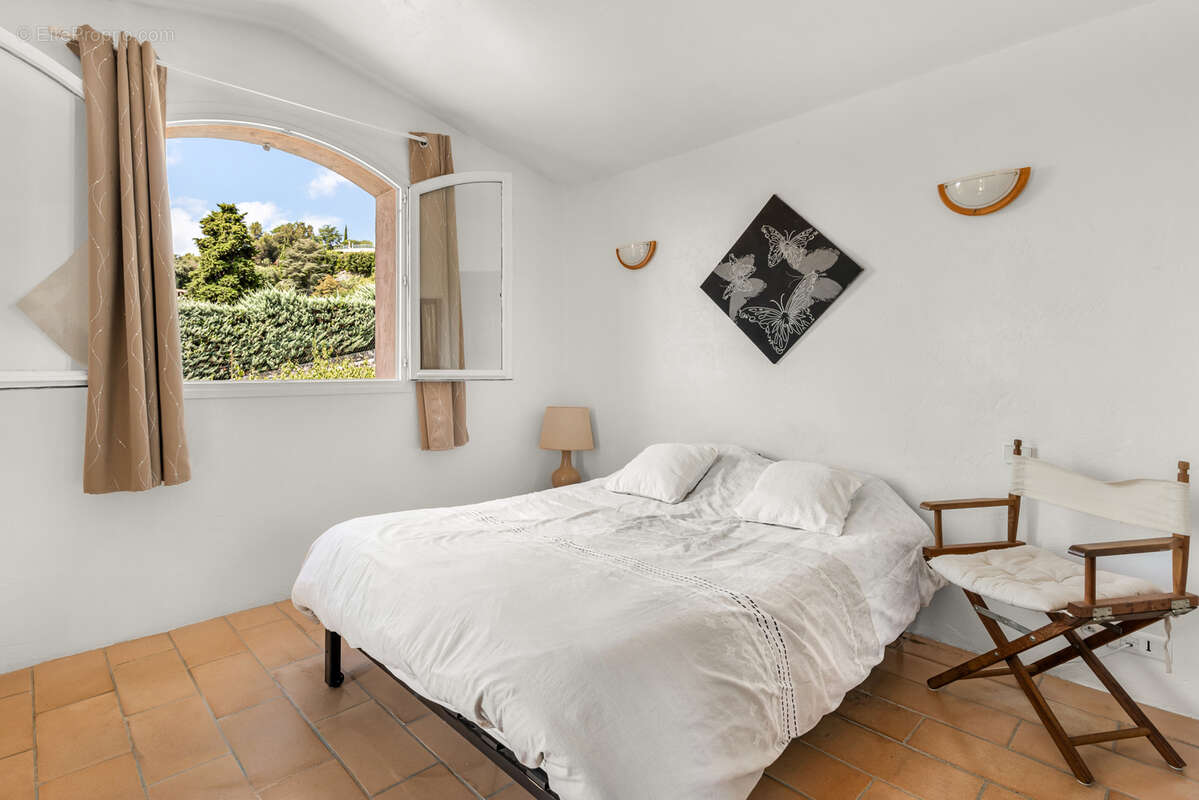 Tourrettes-sur-Loup   Maison familiale avec piscine, vue mer et village - photo 16