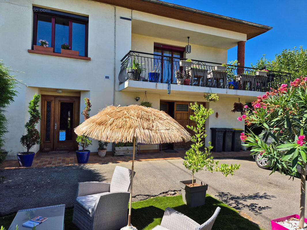 Maison à CEYZERIAT