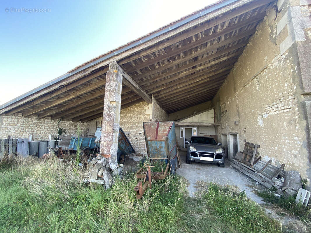 Maison à CHENAC-SAINT-SEURIN-D&#039;UZET