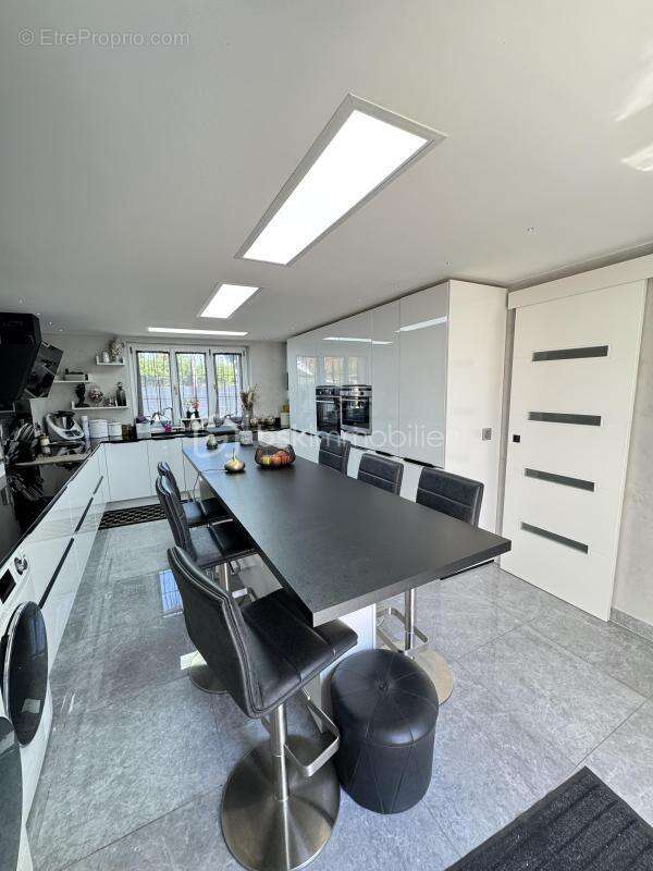 Maison briarde de charme – 146 m² – dépendances – terrain 1 350 m² – calme absolu - photo 8