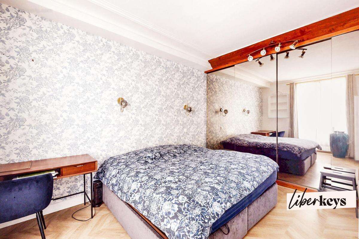 Appartement à NEUILLY-SUR-SEINE