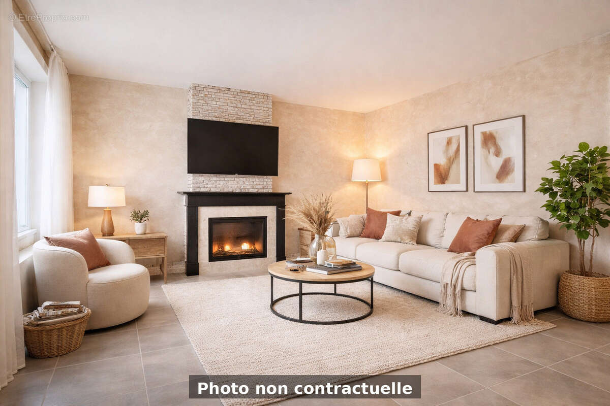 Maison à QUIEVRECHAIN