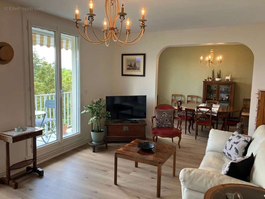 Appartement à SAINT-CYR-SUR-LOIRE