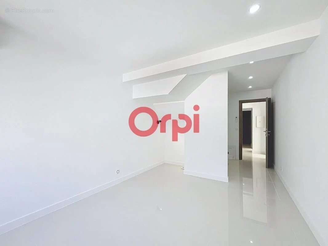 Maison à LES ISSAMBRES