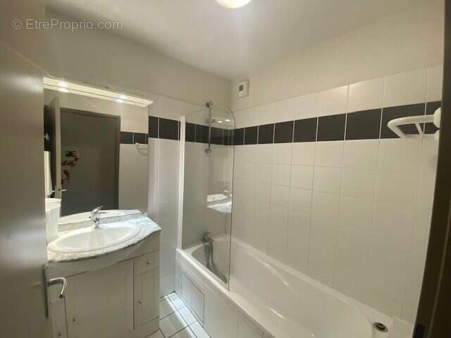 Appartement à ENTRAYGUES-SUR-TRUYERE