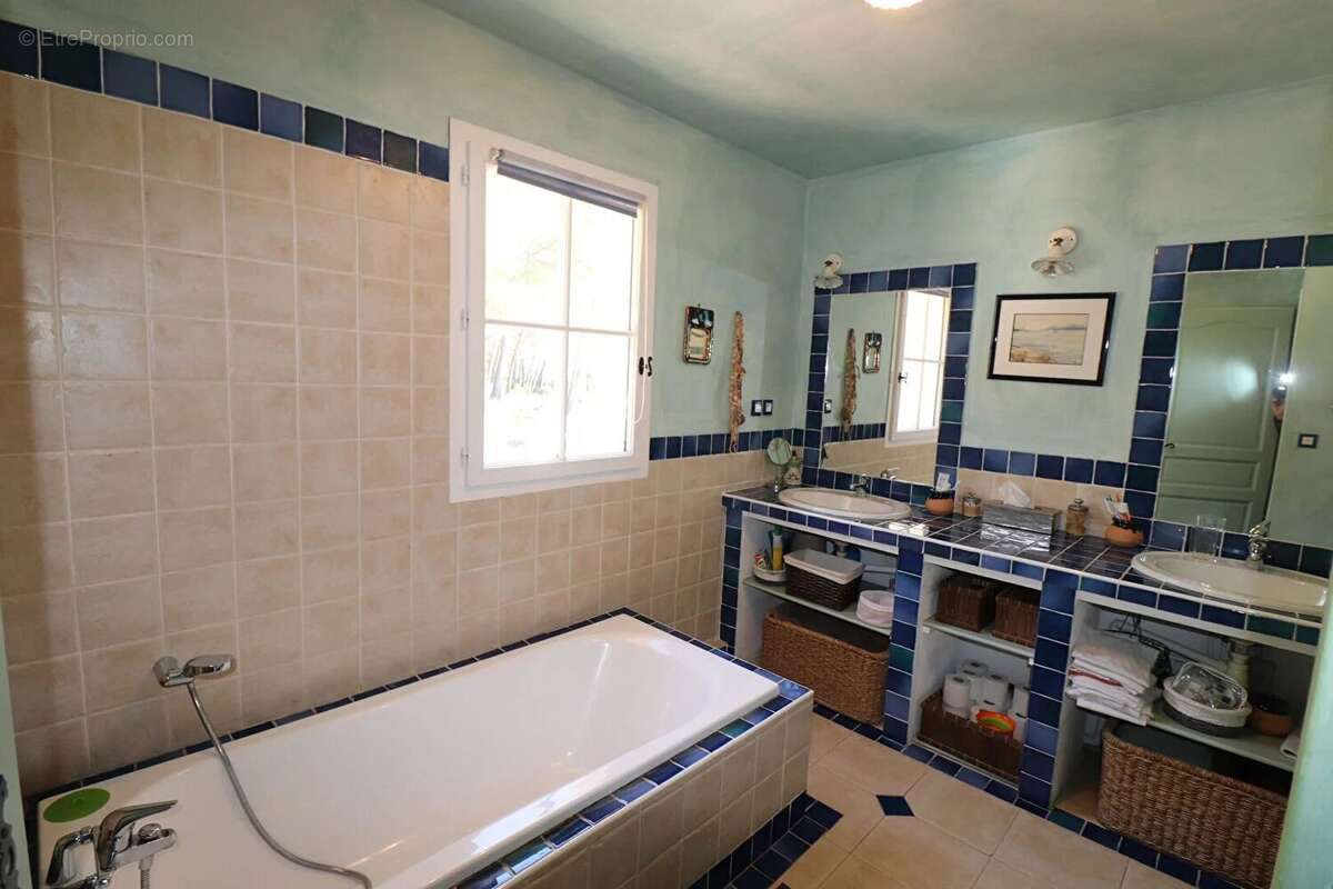 Maison à LA CADIERE-D'AZUR