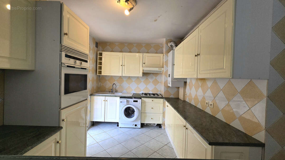 Appartement à MARSEILLE-9E