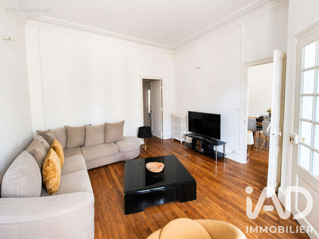 Appartement 450 m² à Charleville-Mezieres  - photo 2