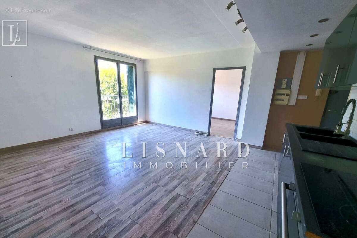 Appartement 47 m² à Vallauris  - photo 2