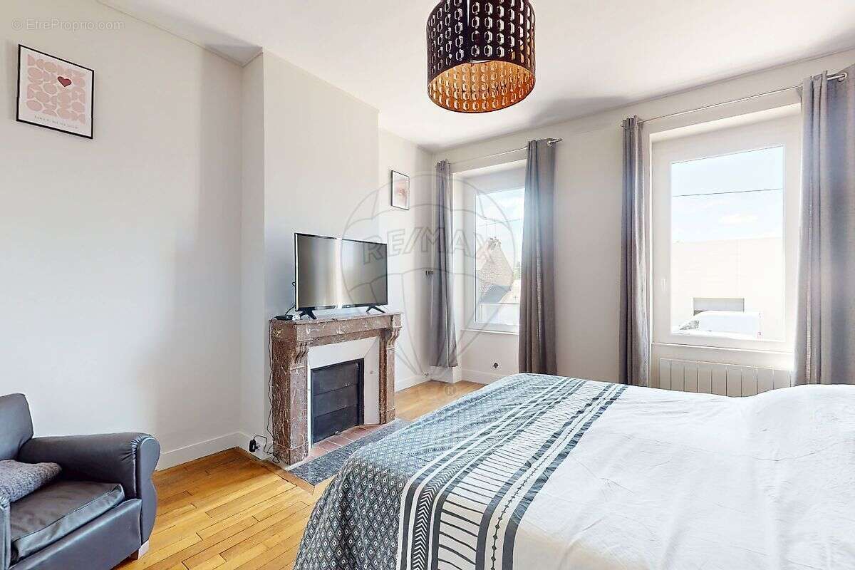 Maison à FLEURY-LES-AUBRAIS