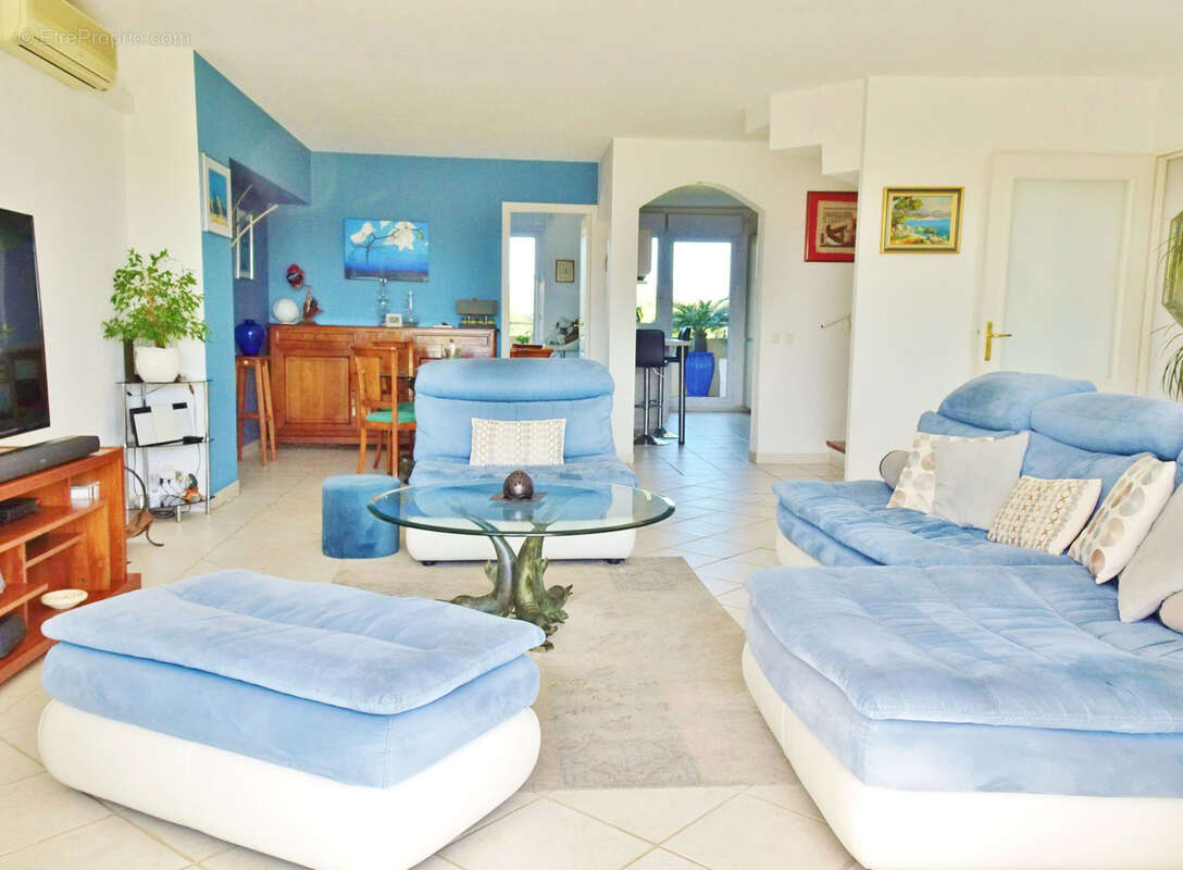 Appartement à FREJUS